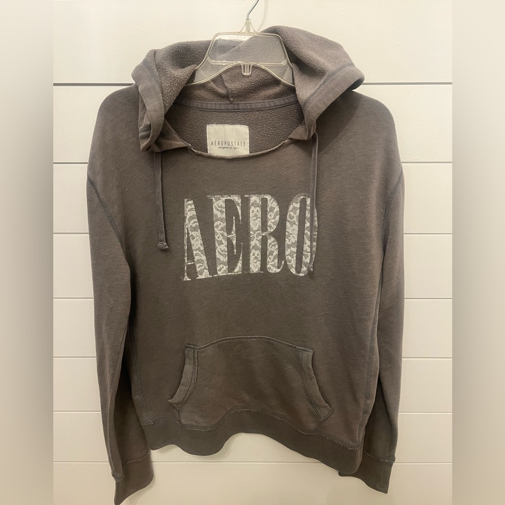 Aeropostale hoodie
Grey‎ size Large